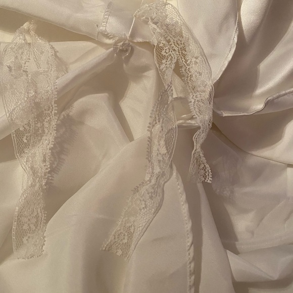 NWOT DAVID’S BRIDAL WEDDING DRESS, Ivory in color says size 12. - Picture 12 of 16